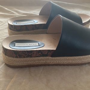 Ladies 2 inch flat slide sandals 8.5 black with cream sole